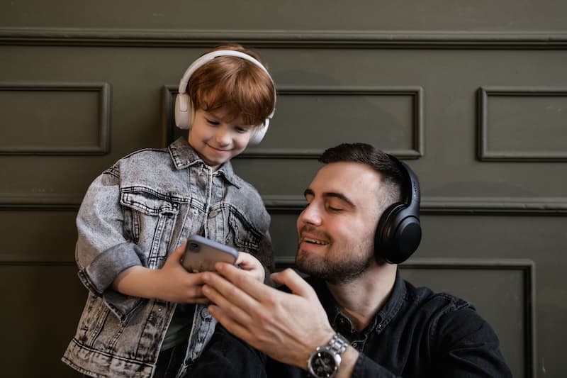 Brown Noise vs White Noise for Tinnitus