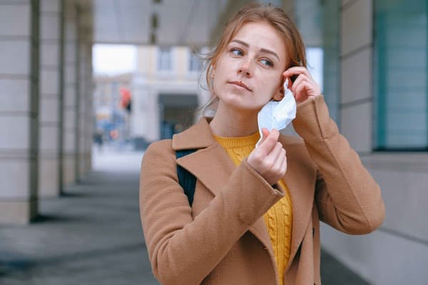 Woman wearing a mask